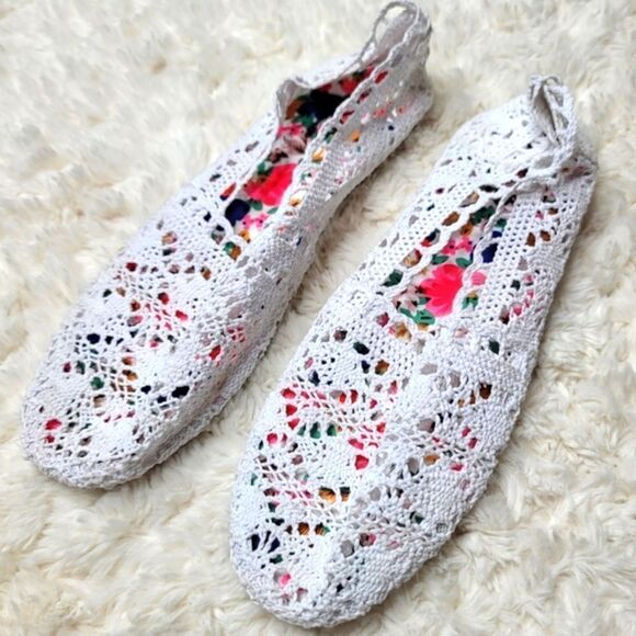 Bobbie Brooks Crochet Canvas Sandal Flats - Picture 5 of 9